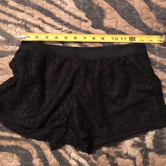 🌺 NWT MIMI CHICA LACE SHORTS - Picture 3 of 6